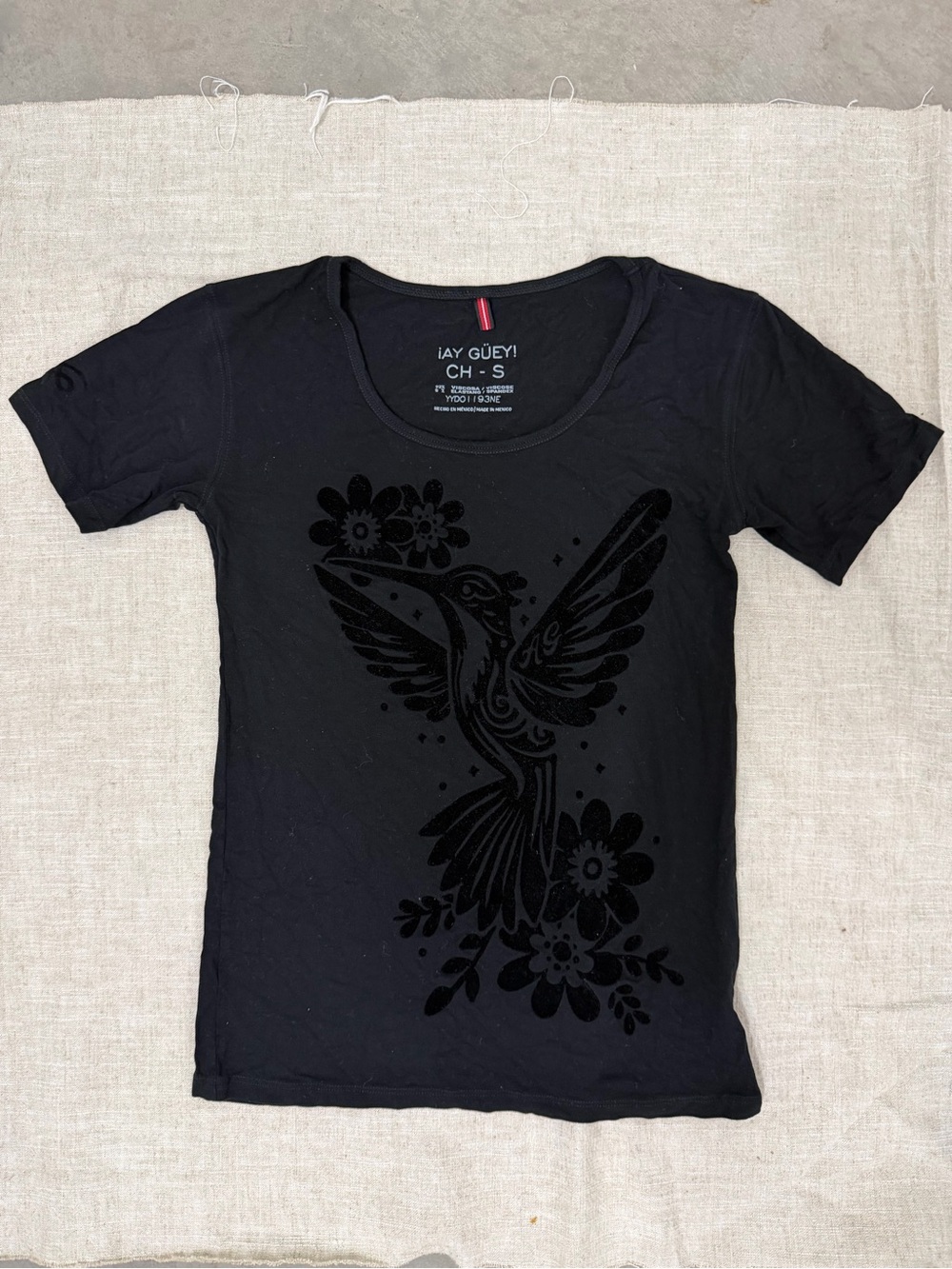 Ay Güey! Coli-Flock women's black short-sleeve tee